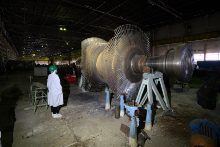 Remains of a low-pressure double-flow turbine rotor.